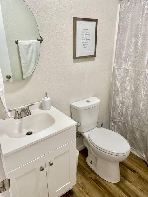Contemporary 2-Bedroom Rental Unit イーグル・パス エクステリア 写真